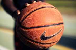 9you sports-巅峰对决燃爆全场！塔图姆库里联手抗韩，70分钟激战DWG爆冷险胜